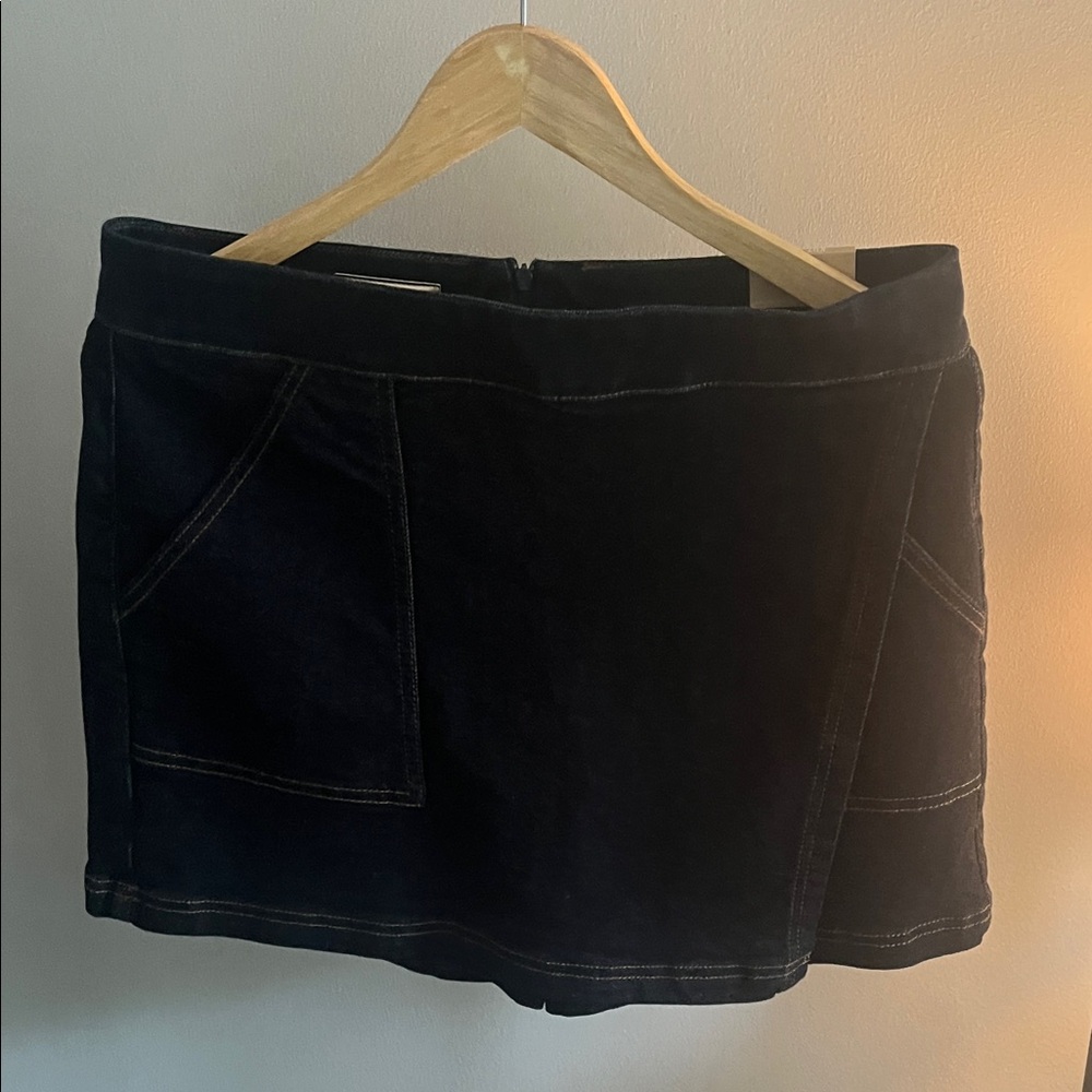 Kut from the Kloth Dark Denim Skort